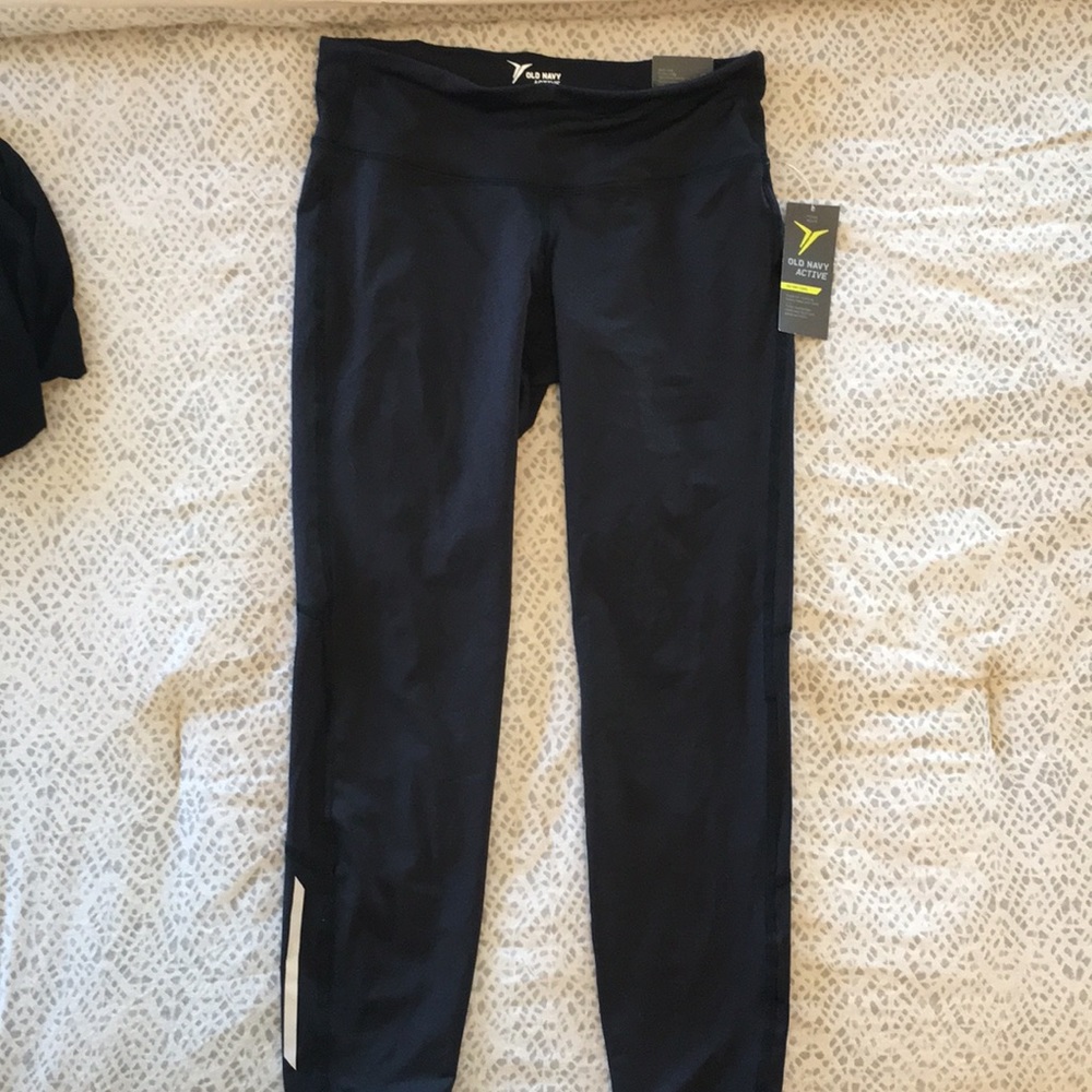 Old Navy Active yoga pant capris. Small.